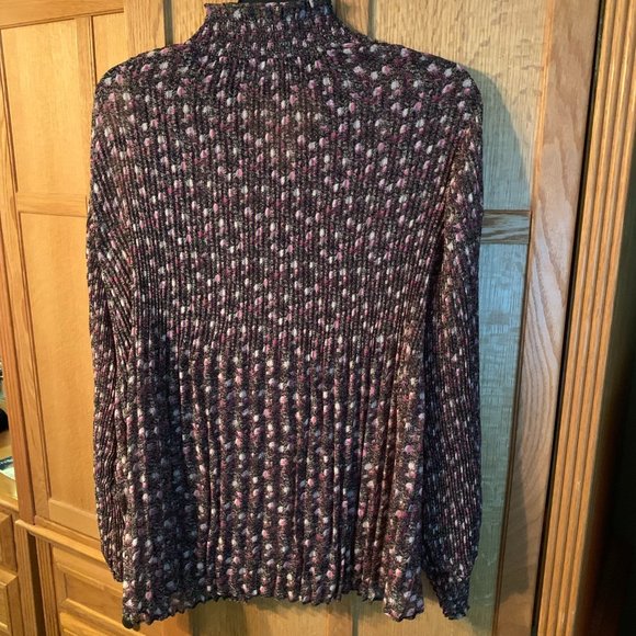 Cabi Knife Pleat Blouse - Size M - Style #3952 - Picture 2 of 2